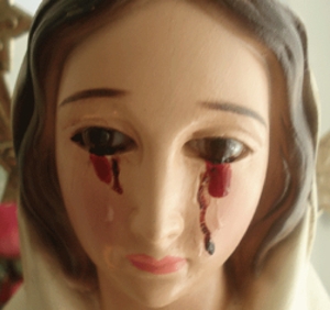 Resultado de imagen para lacrimaciÃ³n de la virgen en 2013