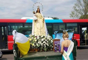 La virreina reza ante la Virgen (L)