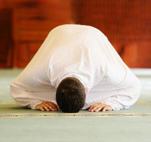 musulman en oración (ft img)